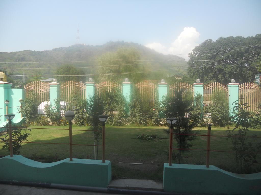 Hotel Royale Jannat ศรีนาการ์ ภายนอก รูปภาพ