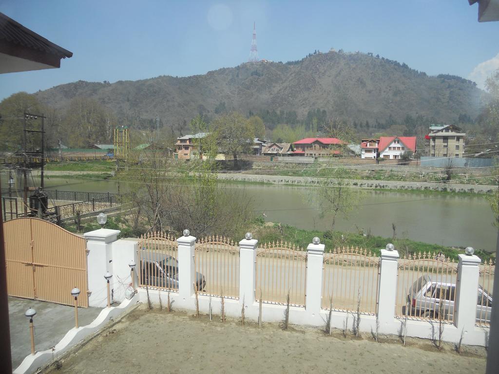 Hotel Royale Jannat ศรีนาการ์ ภายนอก รูปภาพ
